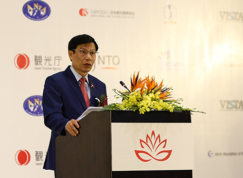 Bộ trưởng Bộ VHTTDL Nguyễn Ngọc Thiện phát biểu tại hội thảo. Ảnh: Đức Hoàng